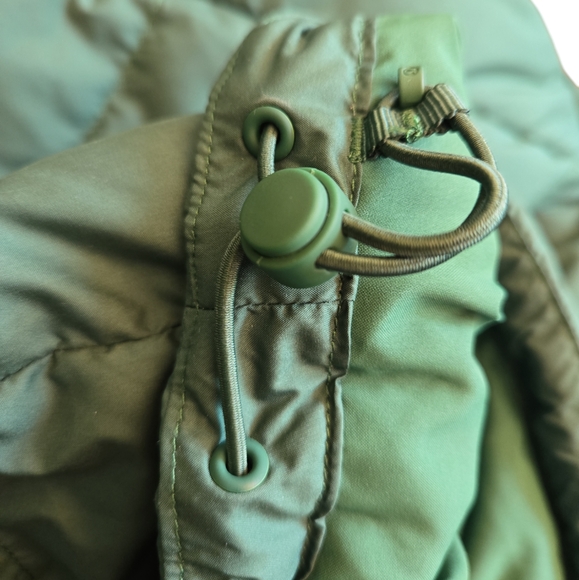 Lululemon Wunder Puff Jacket green size 10. - Picture 8 of 9